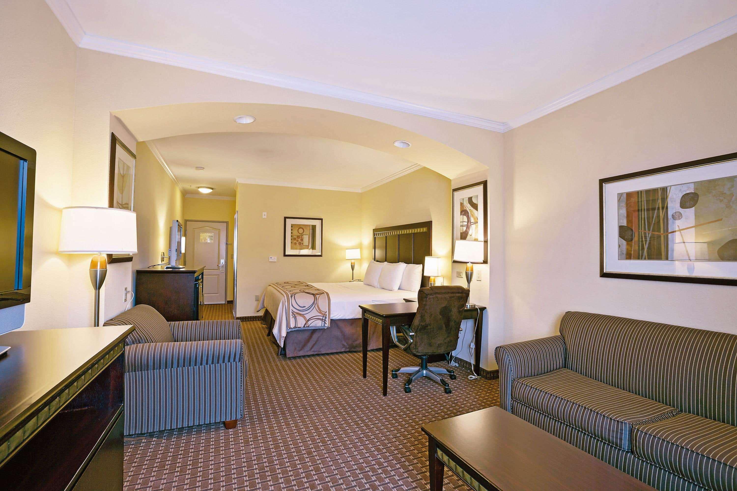 La Quinta By Wyndham Cleburne Hotel Exterior photo