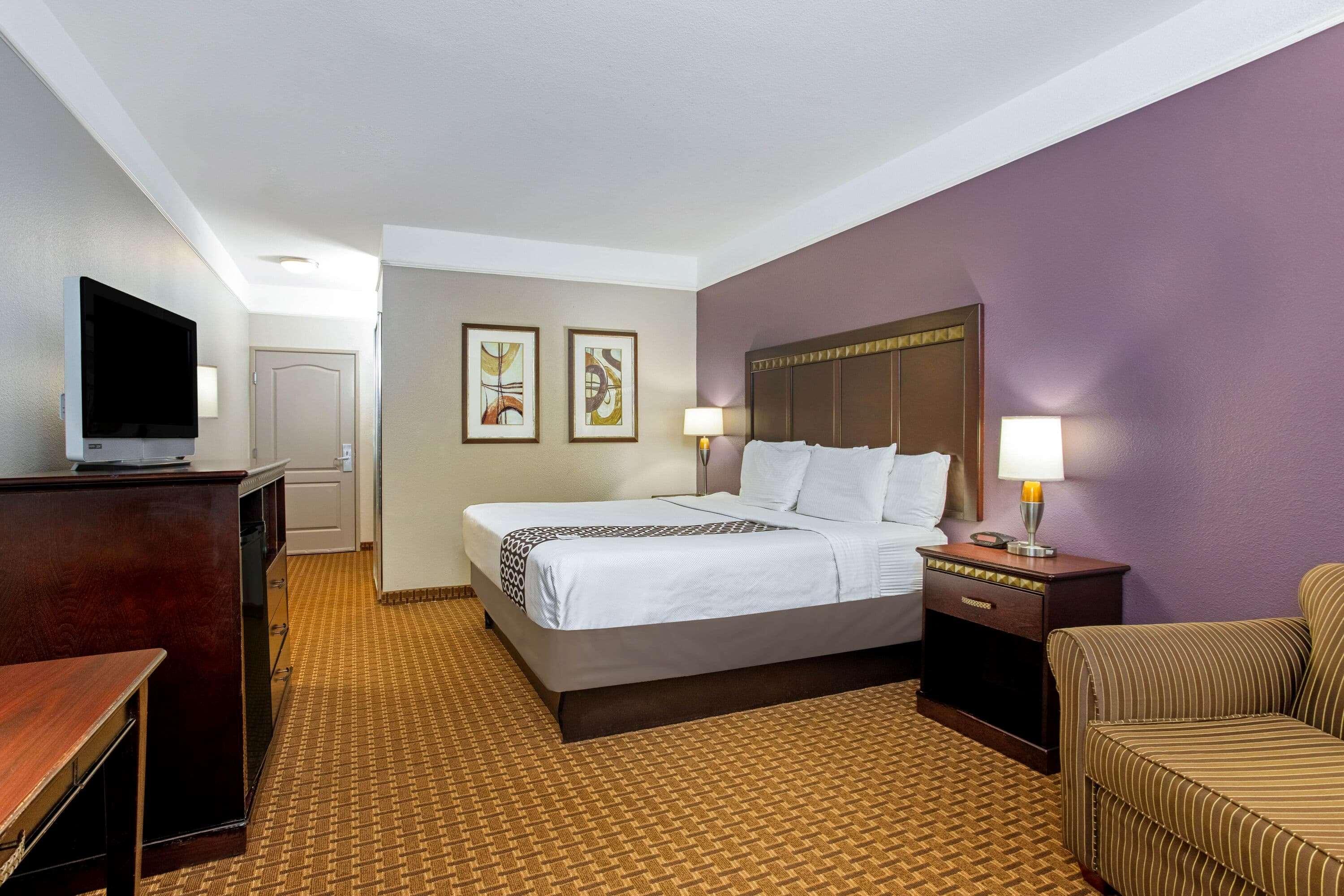 La Quinta By Wyndham Cleburne Hotel Exterior photo
