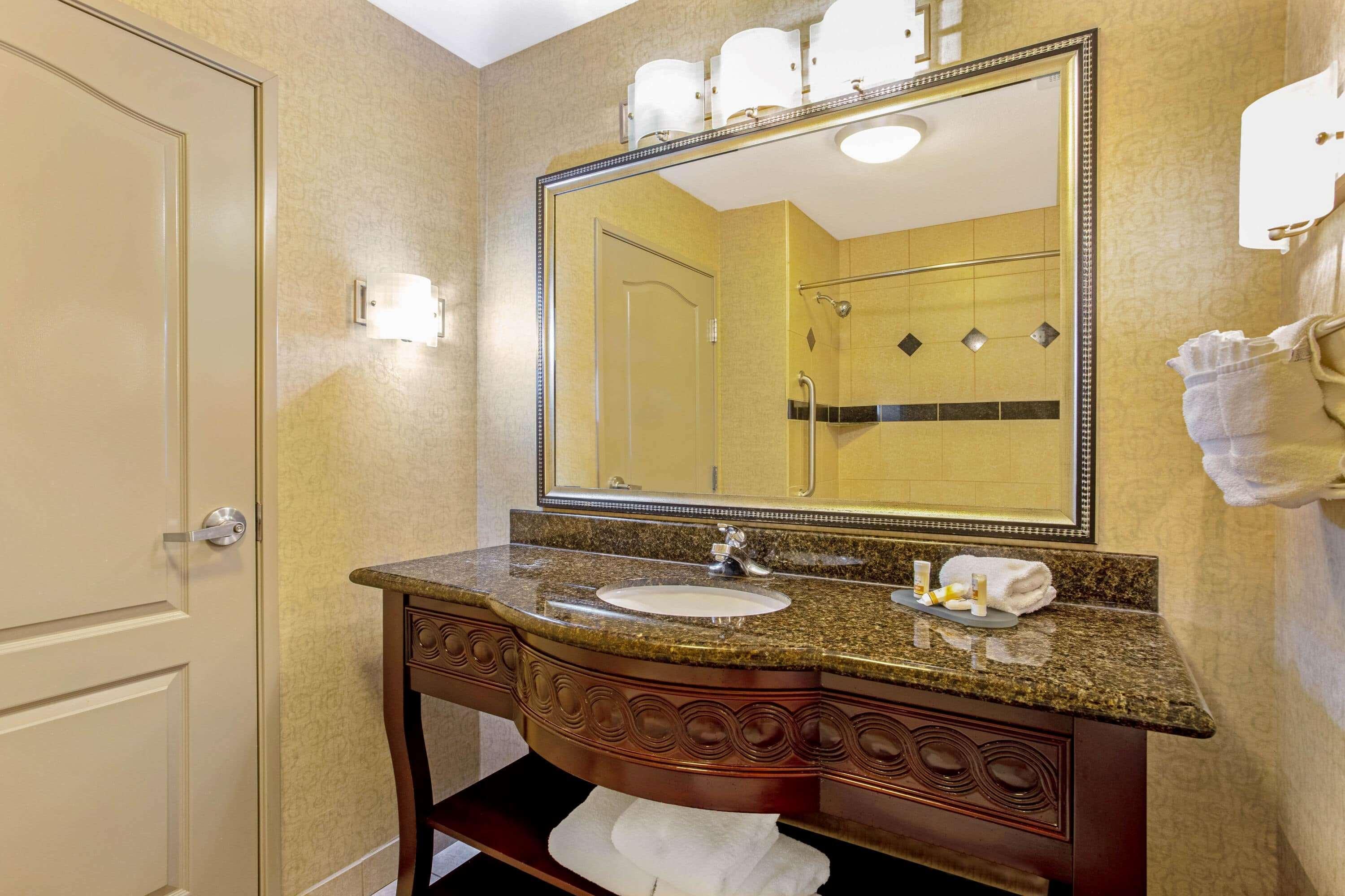 La Quinta By Wyndham Cleburne Hotel Exterior photo