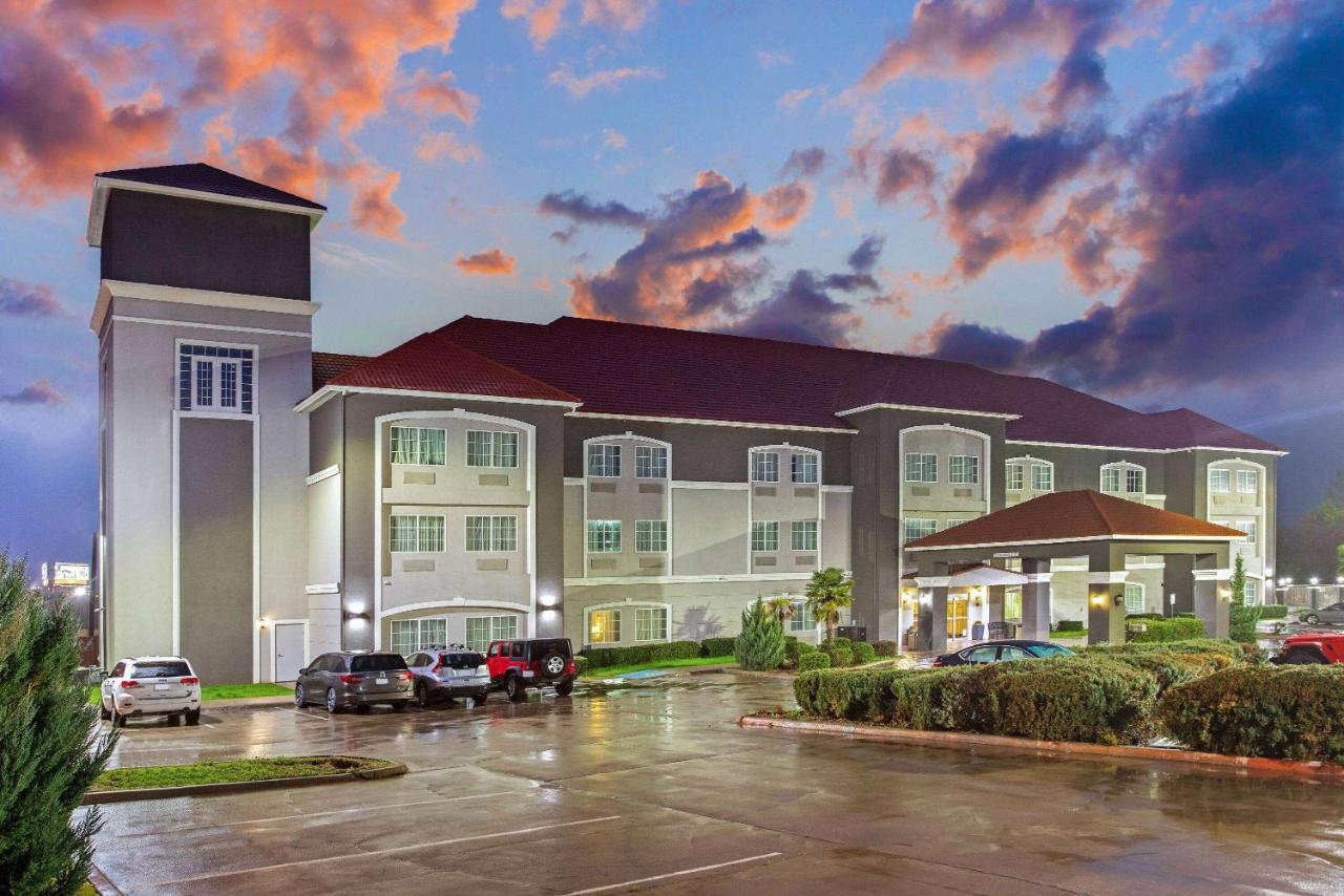 La Quinta By Wyndham Cleburne Hotel Exterior photo